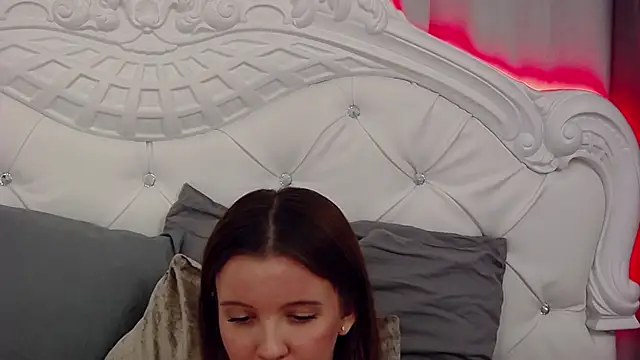 EvansMilana online show from 03-01-25, 09:48