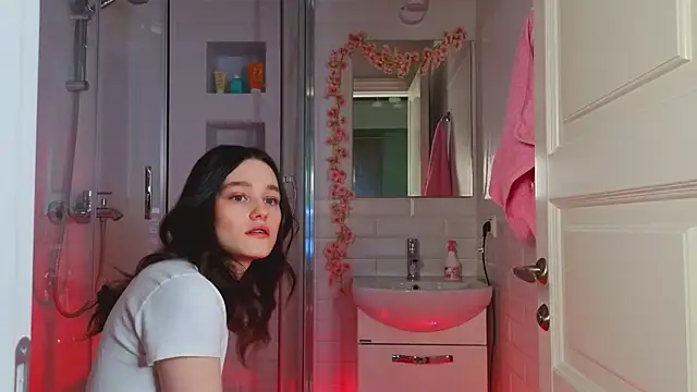 Mia Mia M online show from 02-22-25, 05:55