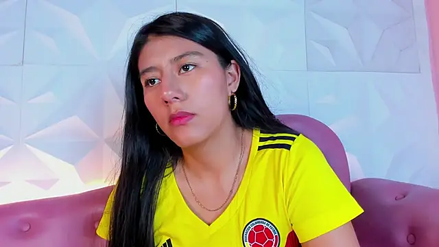 Snapshot of CarlaAlvez chatting on 03-20-25, 10:51 CarlaAlvez online show from 03-20-25, 10:51