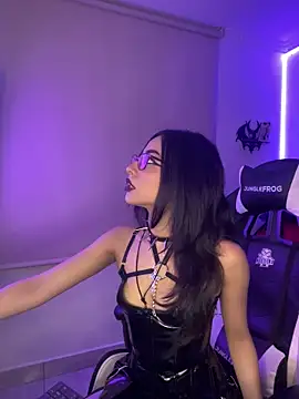 Snapshot of vampy_dolll chatting on 11-23-25, 08:14 vampy dolll online show from 11-23-25, 08:14