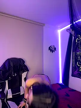 Snapshot of vampy_dolll chatting on 12-14-25, 08:41 vampy dolll online show from 12-14-25, 08:41