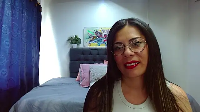 Snapshot of _lara1 chatting on 01-13-25, 07:53  lara1 online show from 01-13-25, 07:53