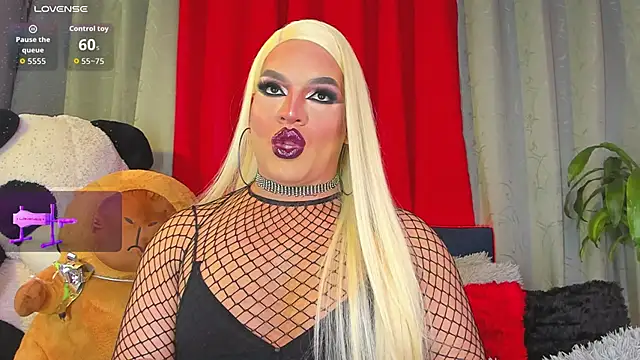 Snapshot of Missisabella_ chatting on 11-13-25, 01:15 Missisabella online show from 11-13-25, 01:15