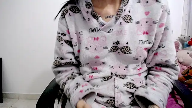 emilialopez online show from 04-23-26, 09:39