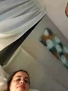 Snapshot of babybambiiii chatting on 04-17-26, 02:53 babybambiiii online show from 04-17-26, 02:53