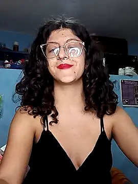 Snapshot of LoveElectra chatting on 01-19-25, 12:17 LoveElectra online show from 01-19-25, 12:17