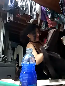 Snapshot of LoveElectra chatting on 01-20-25, 03:59 LoveElectra online show from 01-20-25, 03:59