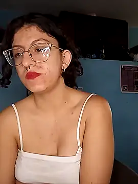 Snapshot of LoveElectra chatting on 01-20-25, 02:36 LoveElectra online show from 01-20-25, 02:36