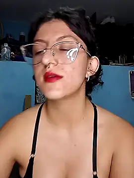 Snapshot of LoveElectra chatting on 02-01-25, 02:16 LoveElectra online show from 02-01-25, 02:16