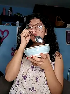 Snapshot of LoveElectra chatting on 03-20-25, 01:04 LoveElectra online show from 03-20-25, 01:04