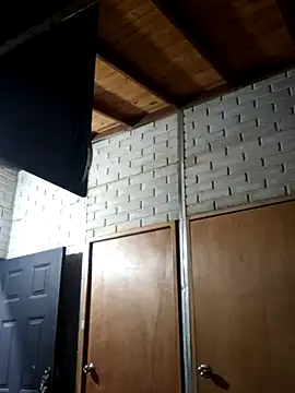 Snapshot of LoveElectra chatting on 10-29-25, 12:02 LoveElectra online show from 10-29-25, 12:02