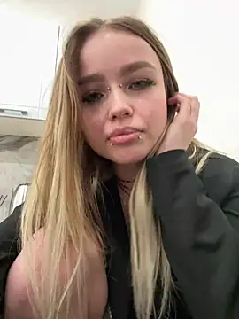 emo couple online show from 12-13-24, 04:22