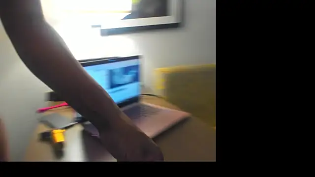 LuckiXCX online show from 01-08-25, 08:27