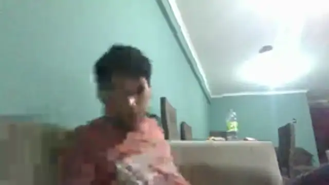 Snapshot of xxx-999 chatting on 10-17-25, 11:18 xxx-999 online show from 10-17-25, 11:18