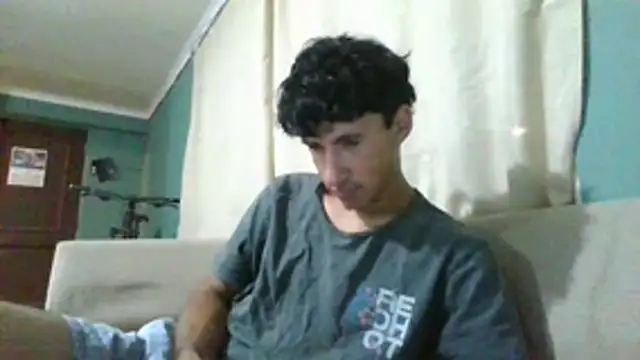 Snapshot of xxx-999 chatting on 12-19-25, 05:47 xxx-999 online show from 12-19-25, 05:47