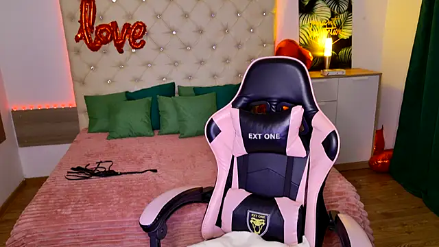 KattieSims online show from 02-09-25, 10:43