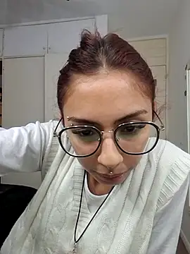 Jazmin-Cerezita online show from 10-30-25, 01:07