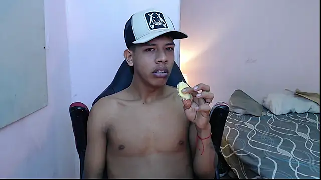 Snapshot of mr_stiven_ chatting on 01-08-25, 02:25 mr stiven  online show from 01-08-25, 02:25