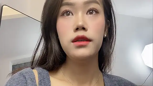 Bella-LL online show from 03-05-25, 07:38