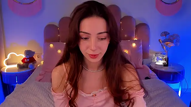 Snapshot of ElsaYoung chatting on 01-22-25, 11:21 ElsaYoung online show from 01-22-25, 11:21