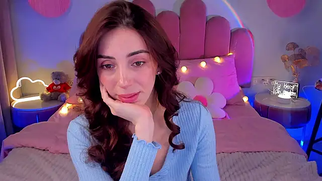 Snapshot of ElsaYoung chatting on 02-09-25, 08:34 ElsaYoung online show from 02-09-25, 08:34