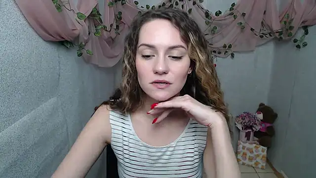 Lina Star S online show from 12-26-24, 10:37