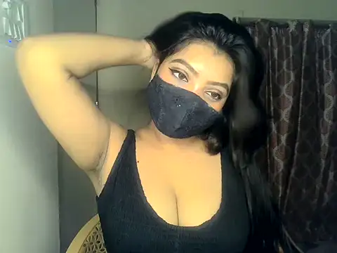 Snapshot of ishi_Beauty chatting on 10-06-25, 07:06 ishi Beauty online show from 10-06-25, 07:06