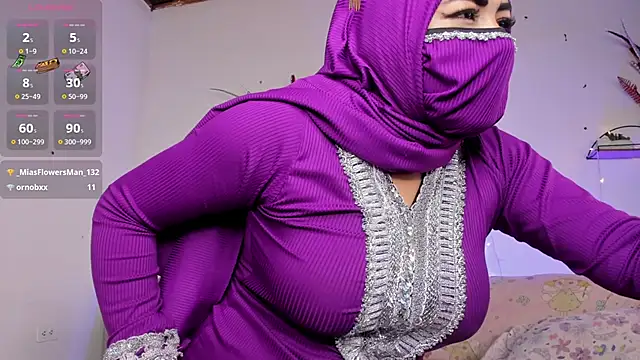 Snapshot of jazmin_anbar chatting on 01-29-25, 07:53 jazmin anbar online show from 01-29-25, 07:53