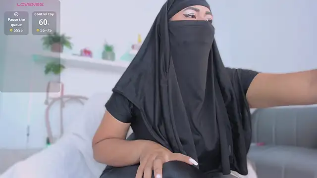 Snapshot of jazmin_anbar chatting on 10-14-25, 07:03 jazmin anbar online show from 10-14-25, 07:03