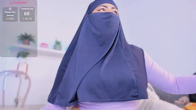 Snapshot of jazmin_anbar chatting on 10-16-25, 07:04 jazmin anbar online show from 10-16-25, 07:04