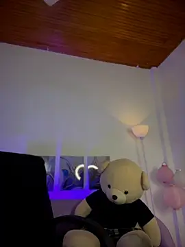 jazmin anbar online show from 04-21-26, 01:42