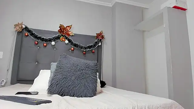 Milaspetite online show from 12-14-24, 10:50