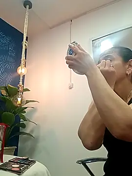 Snapshot of sasi_luna chatting on 09-18-25, 01:57 sasi luna online show from 09-18-25, 01:57