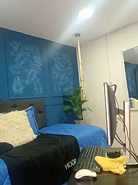 Snapshot of sasi_luna chatting on 10-21-25, 01:56 sasi luna online show from 10-21-25, 01:56