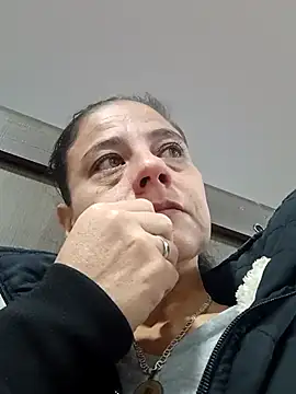 Snapshot of sasi_luna chatting on 10-26-25, 02:12 sasi luna online show from 10-26-25, 02:12