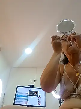 Snapshot of sasi_luna chatting on 11-20-25, 02:06 sasi luna online show from 11-20-25, 02:06