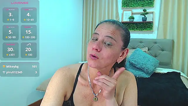 Snapshot of sasi_luna chatting on 11-29-25, 02:03 sasi luna online show from 11-29-25, 02:03