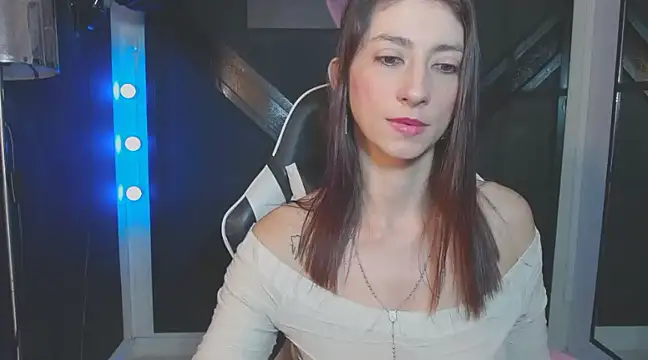 Snapshot of aitana_ag chatting on 03-18-25, 03:31 aitana ag online show from 03-18-25, 03:31