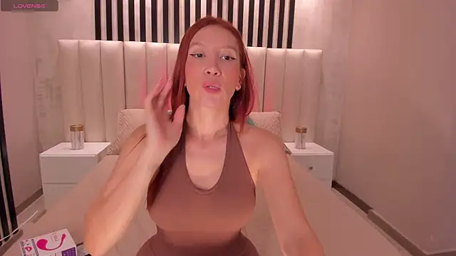 Snapshot of MiaFarrell_ chatting on 03-01-25, 11:17 MiaFarrell online show from 03-01-25, 11:17