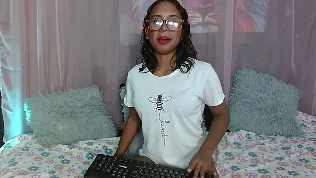 Snapshot of Nicole_Brown1126 chatting on 12-20-24, 09:28 Nicole Brown1126 online show from 12-20-24, 09:28