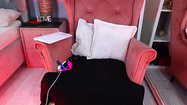 AQueenMonica online show from 09-09-25, 04:28