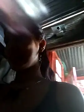 Snapshot of thamygomezz chatting on 09-08-25, 09:47 thamygomezz online show from 09-08-25, 09:47