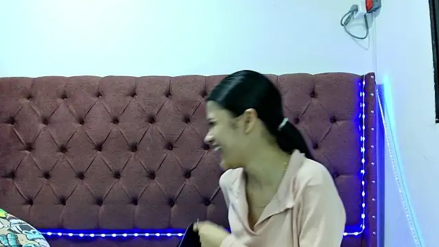 Snapshot of lau_hotfox chatting on 01-29-25, 01:37 lau hotfox online show from 01-29-25, 01:37