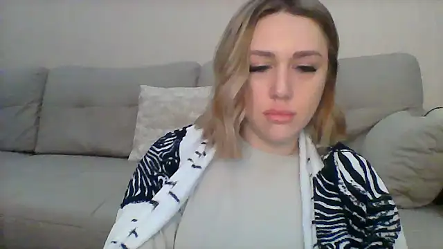 Snapshot of VickyLove047 chatting on 01-09-25, 08:24 VickyLove047 online show from 01-09-25, 08:24