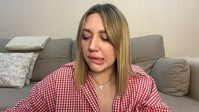 Snapshot of VickyLove047 chatting on 11-05-25, 08:42 VickyLove047 online show from 11-05-25, 08:42