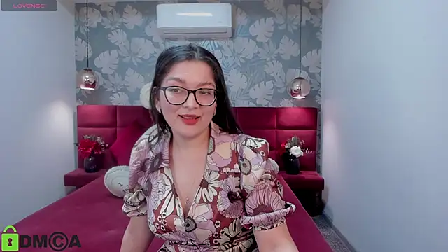 Snapshot of ZarifaBev chatting on 12-15-24, 08:58 ZarifaBev online show from 12-15-24, 08:58