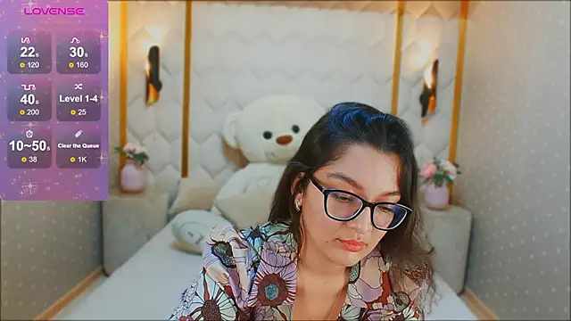 Snapshot of ZarifaBev chatting on 12-21-24, 07:38 ZarifaBev online show from 12-21-24, 07:38