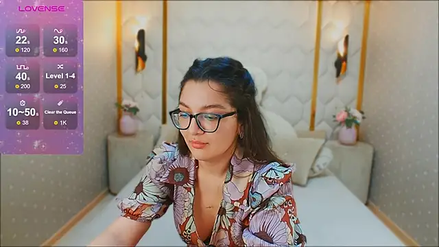 Snapshot of ZarifaBev chatting on 12-22-24, 01:45 ZarifaBev online show from 12-22-24, 01:45