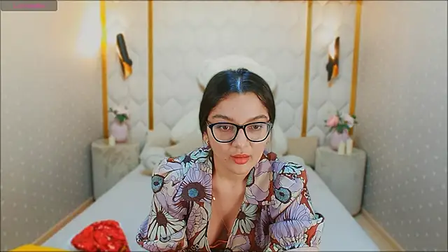 Snapshot of ZarifaBev chatting on 12-25-24, 11:42 ZarifaBev online show from 12-25-24, 11:42