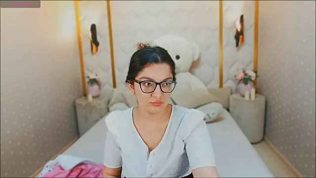 Snapshot of ZarifaBev chatting on 12-26-24, 11:57 ZarifaBev online show from 12-26-24, 11:57